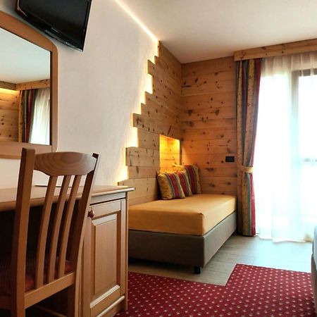 Hotel Genzianella Commezzadura Esterno foto