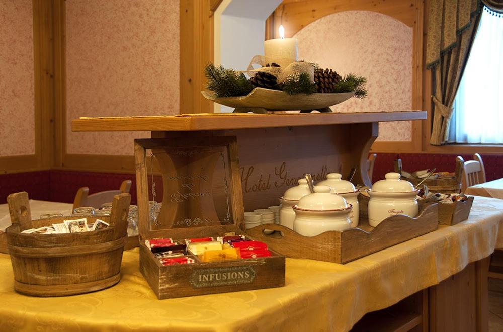 Hotel Genzianella Commezzadura Esterno foto