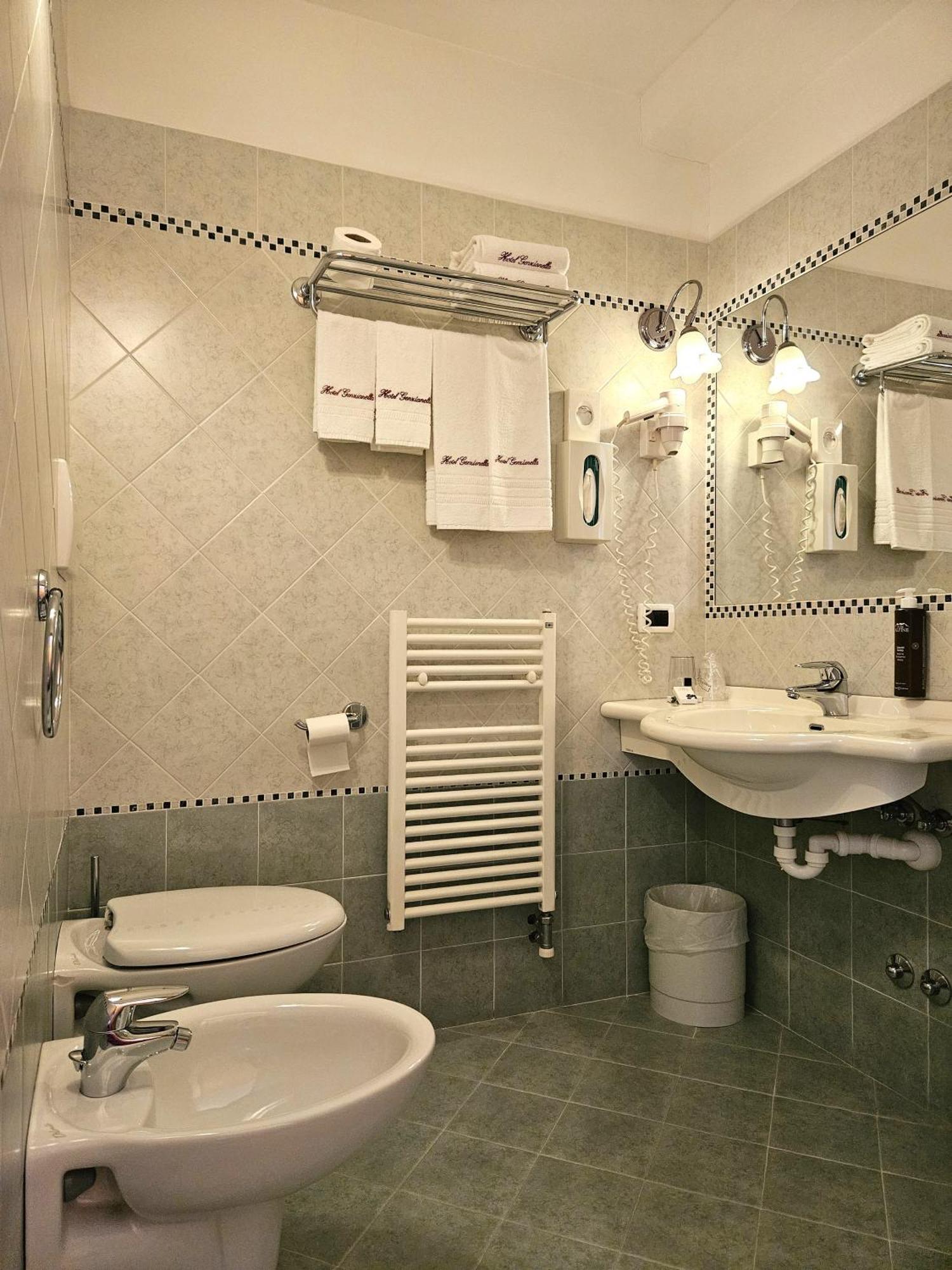 Hotel Genzianella Commezzadura Esterno foto