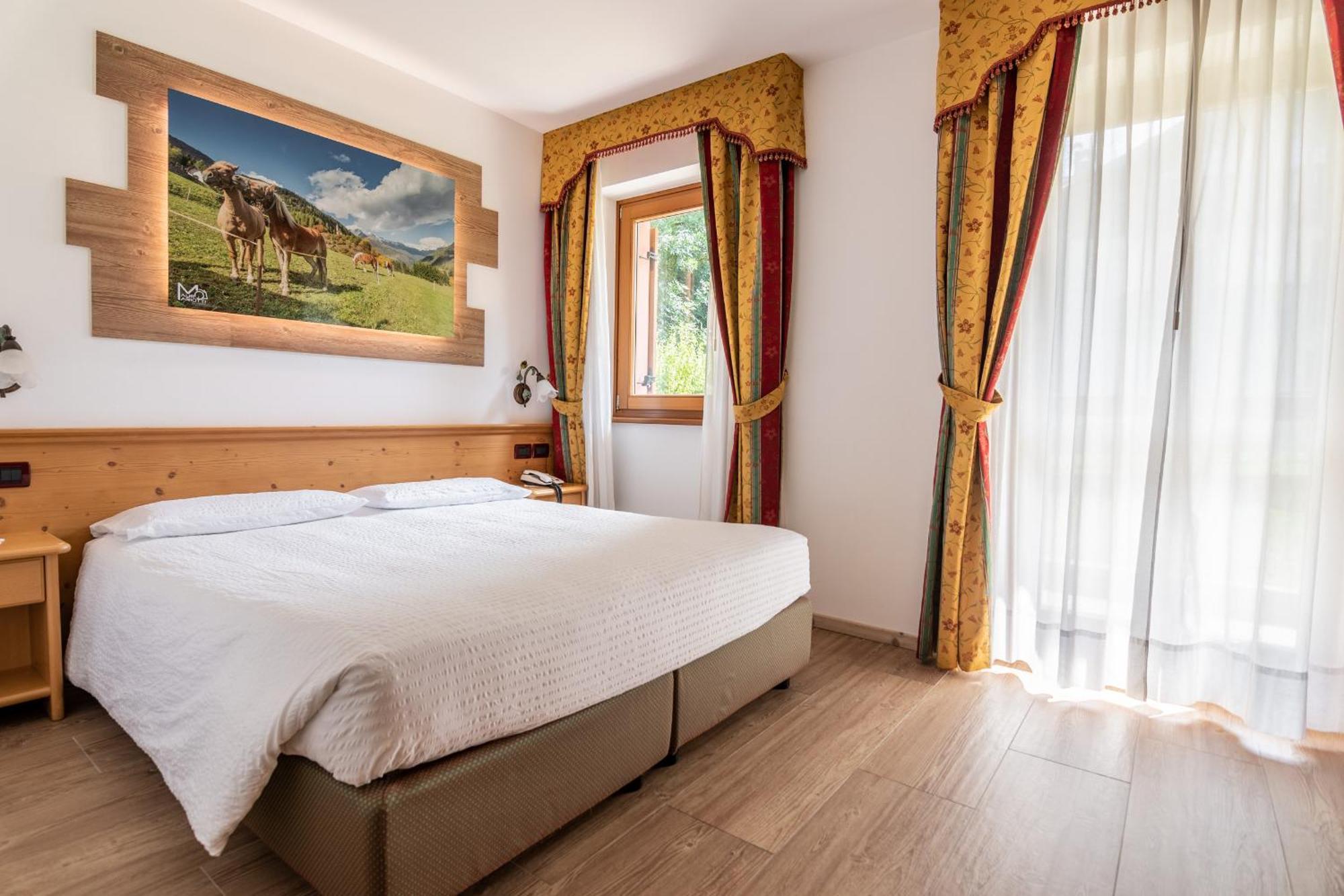 Hotel Genzianella Commezzadura Esterno foto