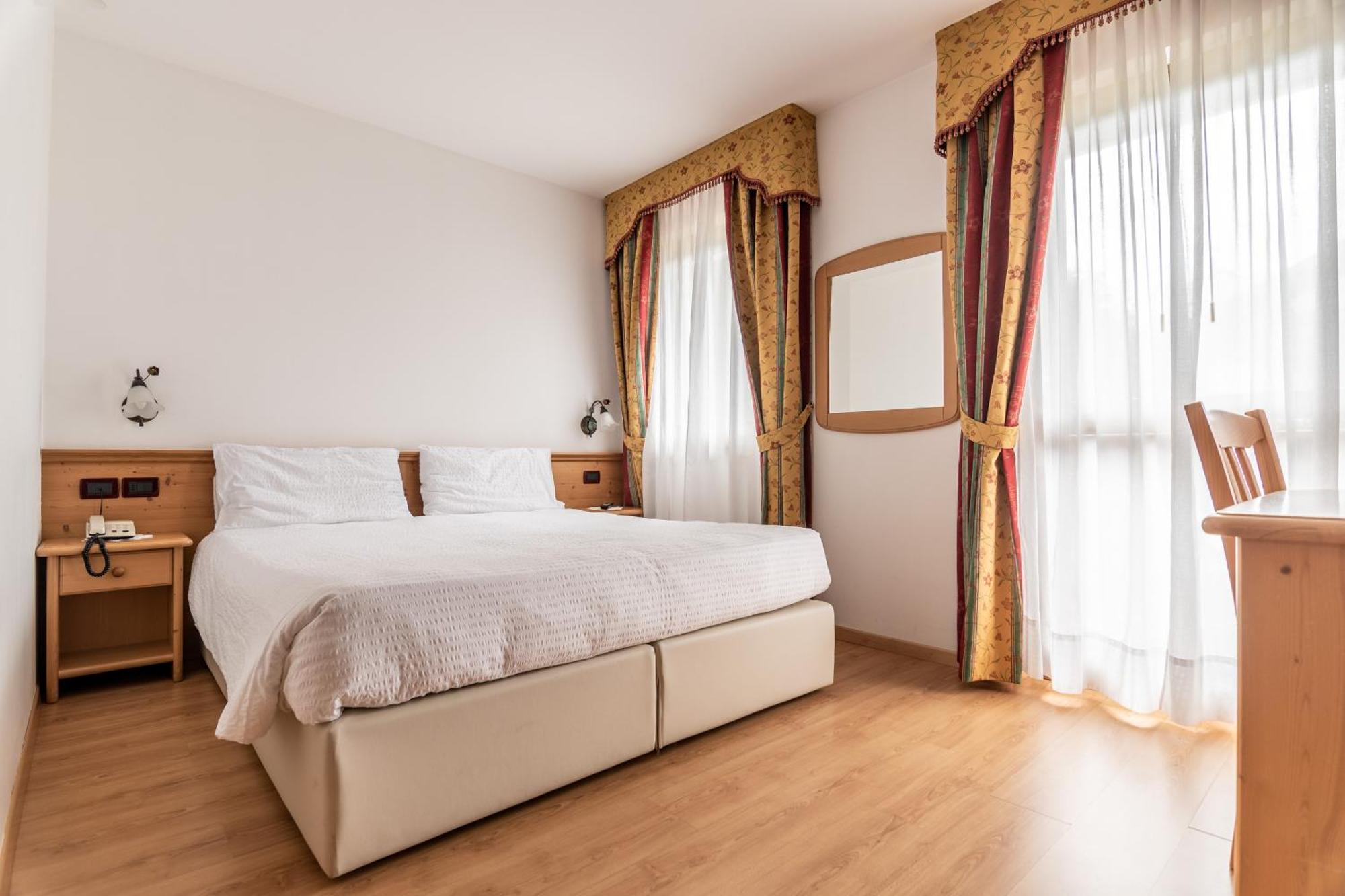 Hotel Genzianella Commezzadura Esterno foto